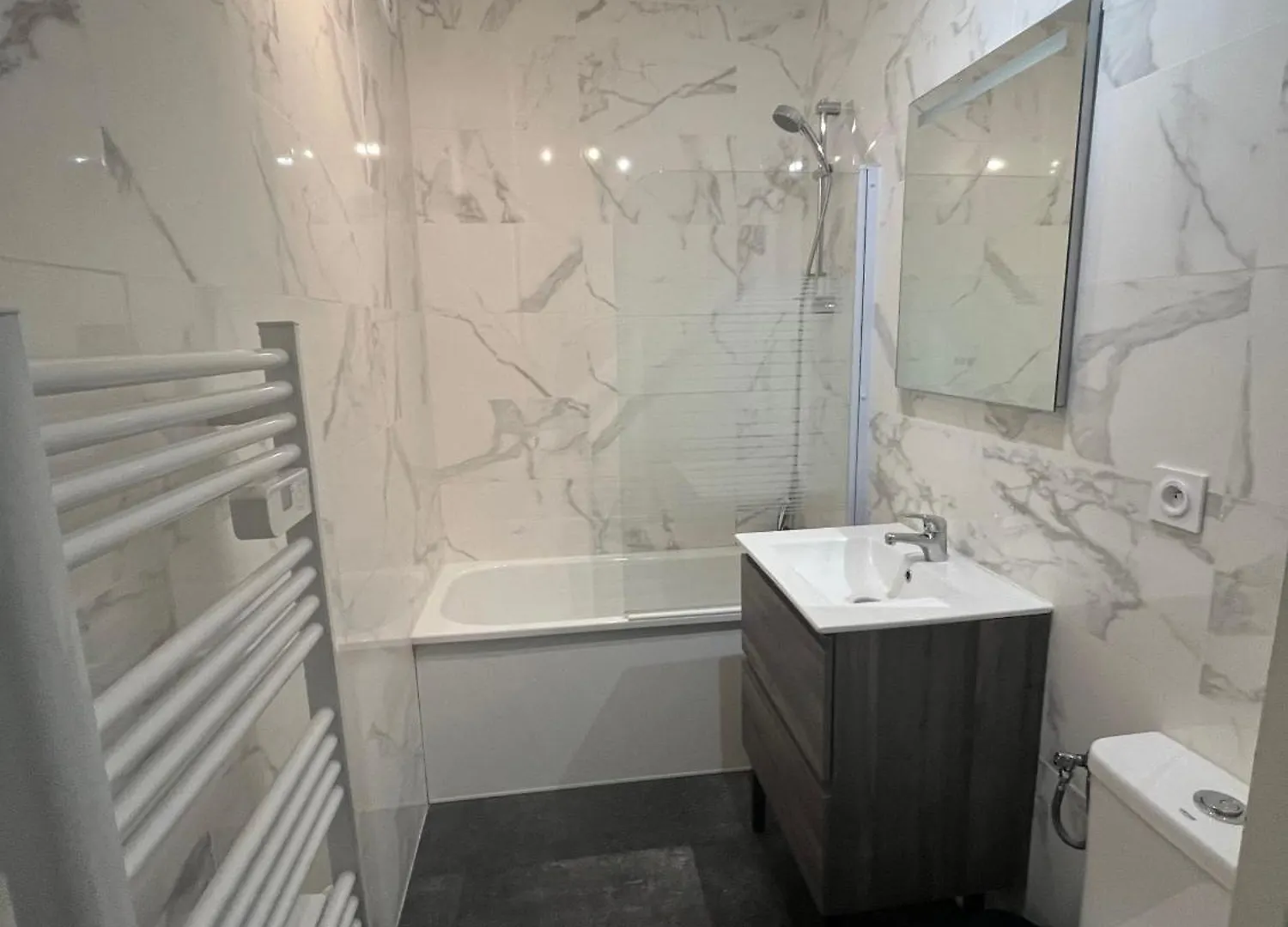 Guethary Kurlinka - Appartement Avec Balcon - Place De Stationnement Privee 0*,  France