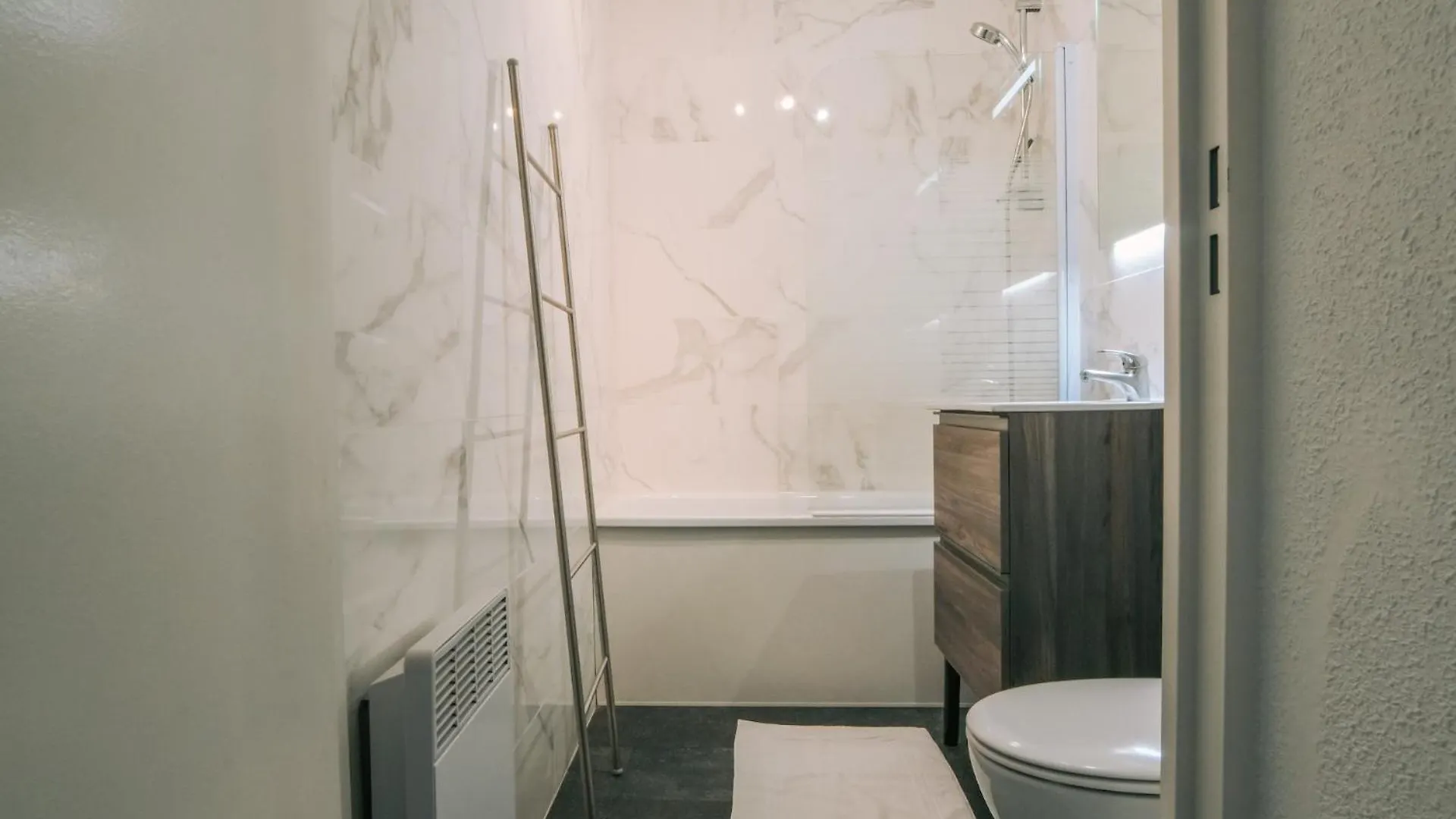 Guethary Kurlinka - Appartement Avec Balcon - Place De Stationnement Privee France